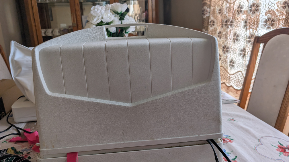 Vintage Baycrest Sewing Machine - photo 3