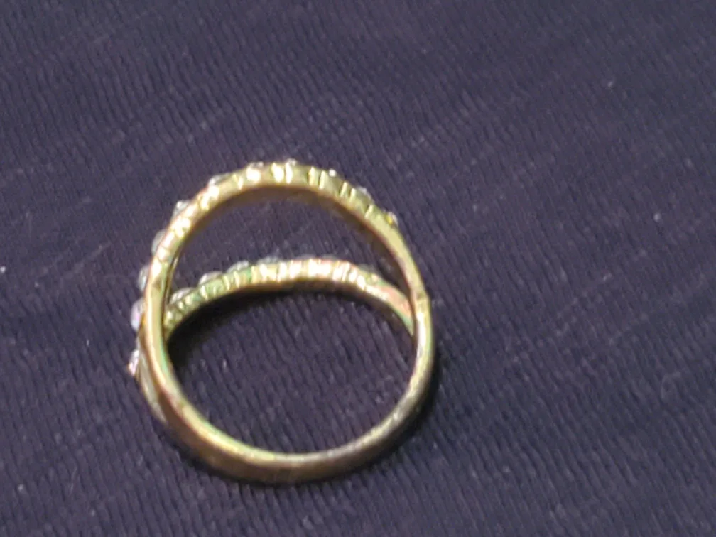 Gold Tone Rhinestone Ring (Size 8) image indicator(3)