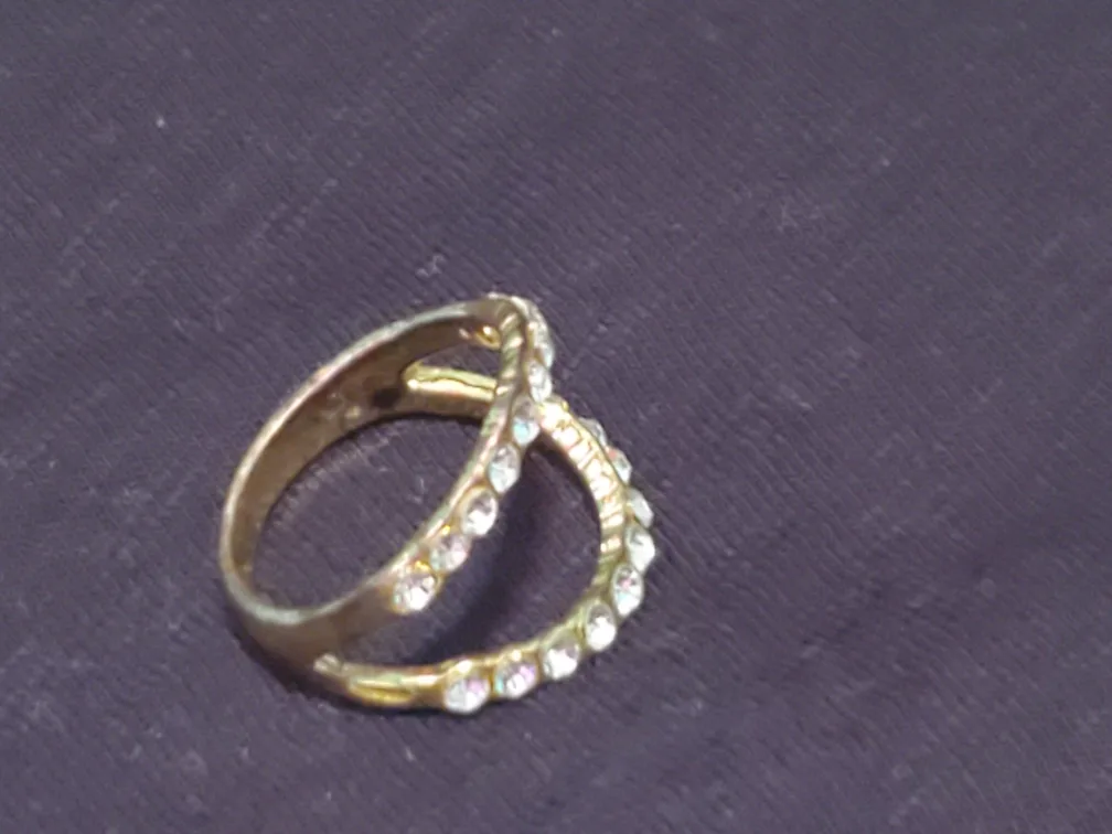 Gold Tone Rhinestone Ring (Size 8) image indicator(4)