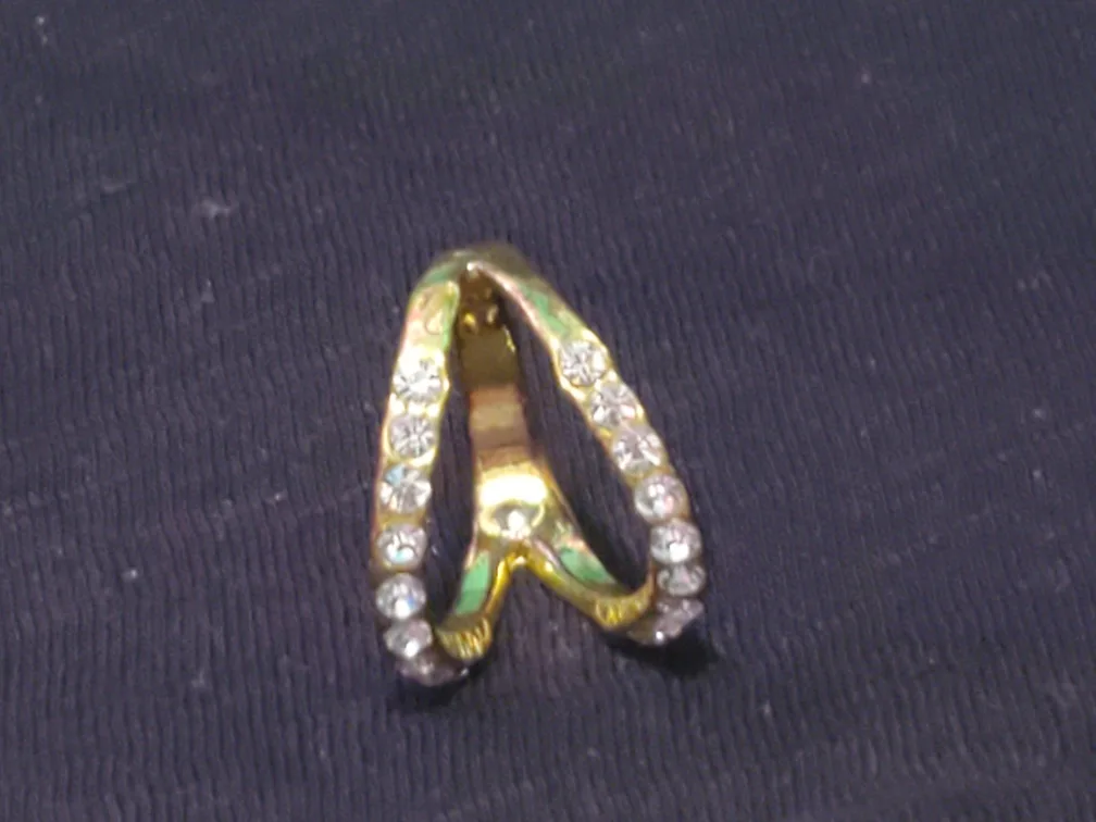 Gold Tone Rhinestone Ring (Size 8) image indicator(6)