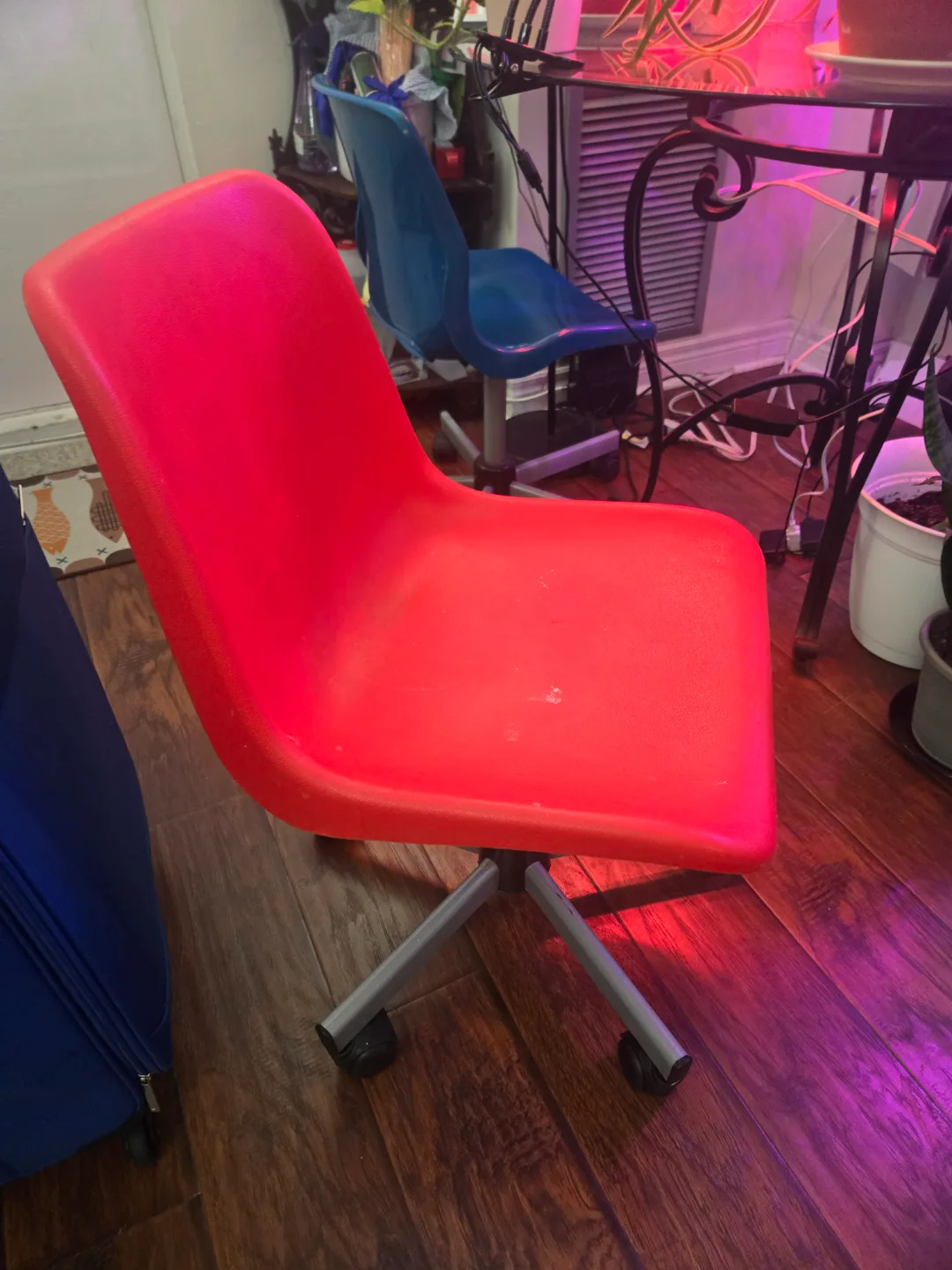 Black Leather Sofa & Two  Swivel Chairs image indicator(5)