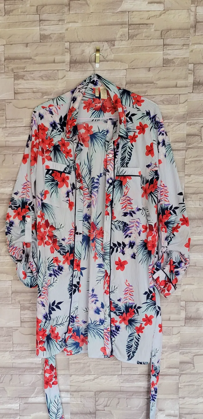 Women's Floral Button-Down Shirt with Belt thumbnail