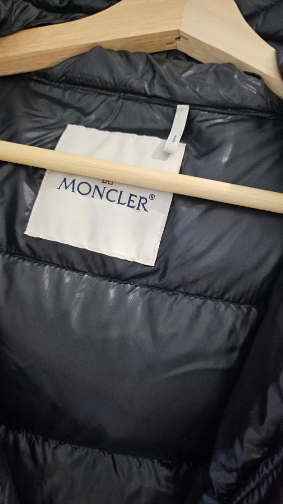 Moncler Black Puffer Jacket - photo 2