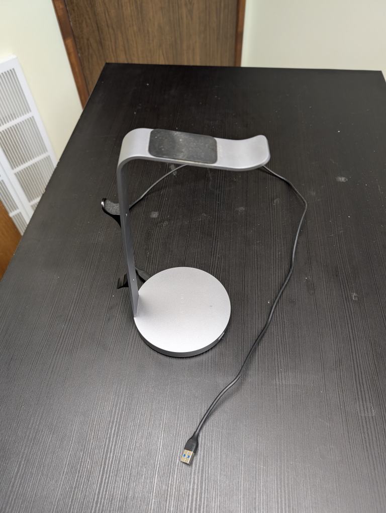 Satechi USB-C Hub with Headphone Stand