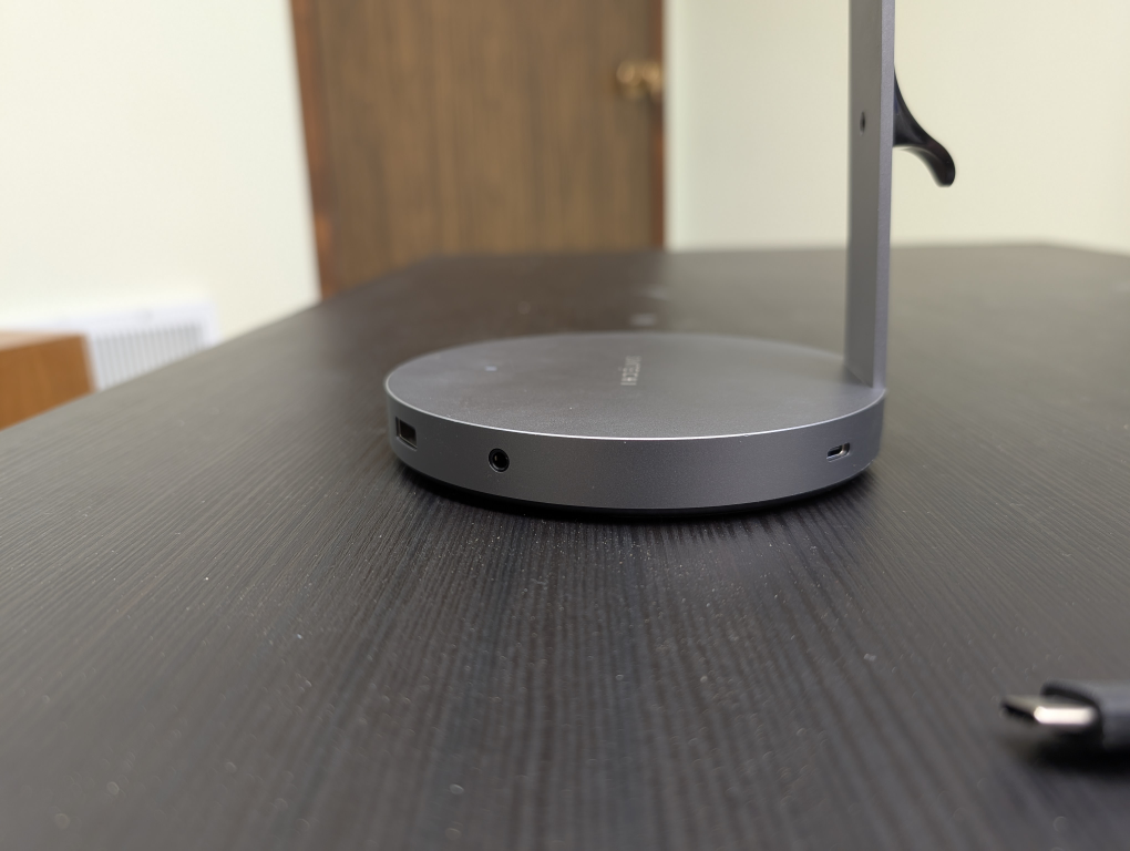 Satechi USB-C Hub with Headphone Stand - photo 2