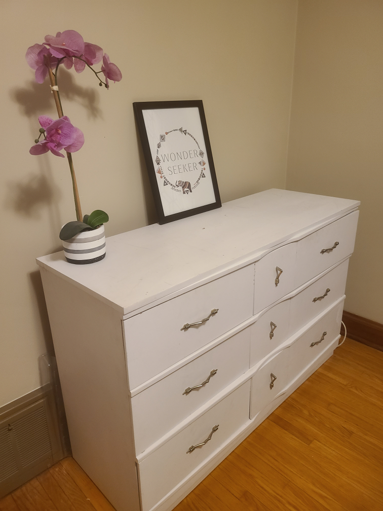 White Six-Drawer Dresser - photo 2