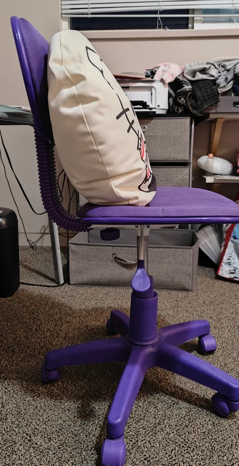 Purple Kids' Desk Chair with Hello Kitty Pillow 💖🧡 image indicator(3)