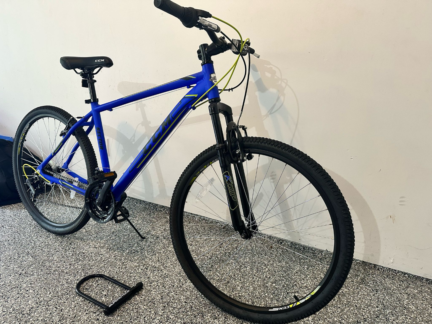CCM Sector 26" Men's Mountain Bike - Blue - photo 4