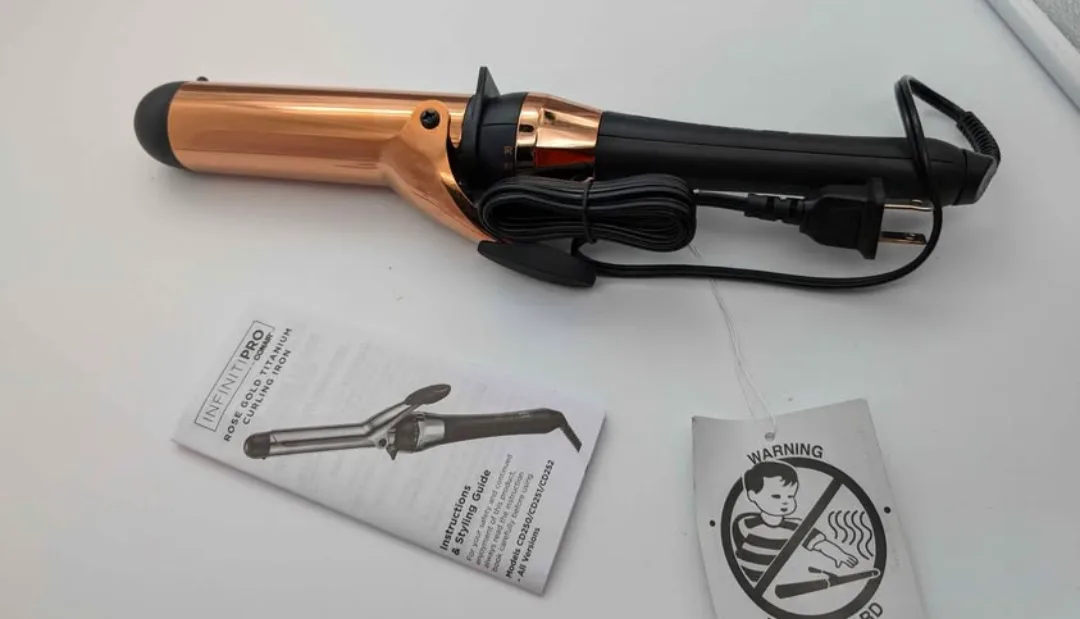 Conair Infiniti Pro Rose Gold Curling Iron 1 1/2 inch image indicator(3)