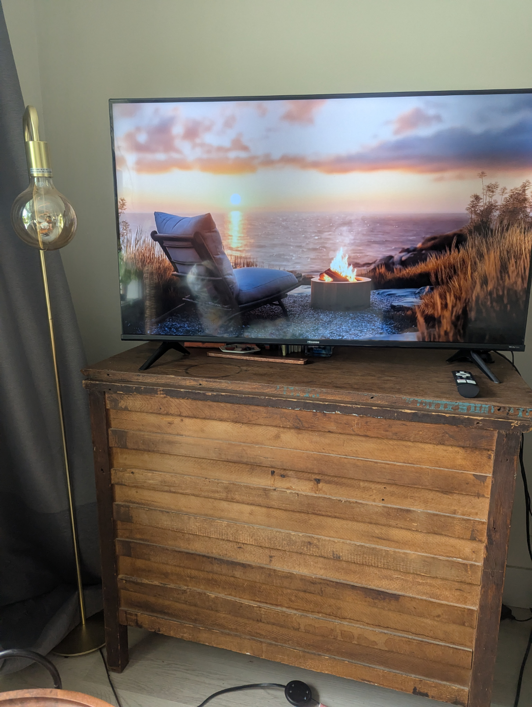 Antique TV stand/dresser - photo 3