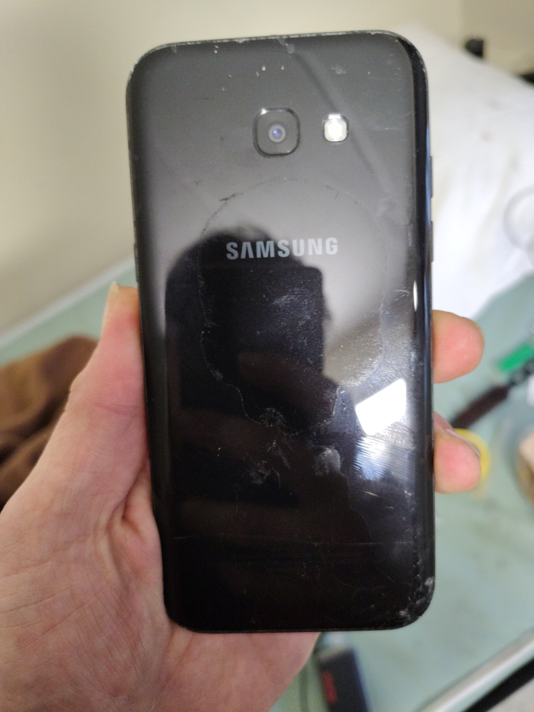 Samsung Galaxy a5(2017) - Used Smartphone