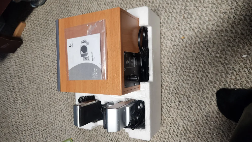 Logitech 2.1 Speaker System - New in Box image indicator(2)