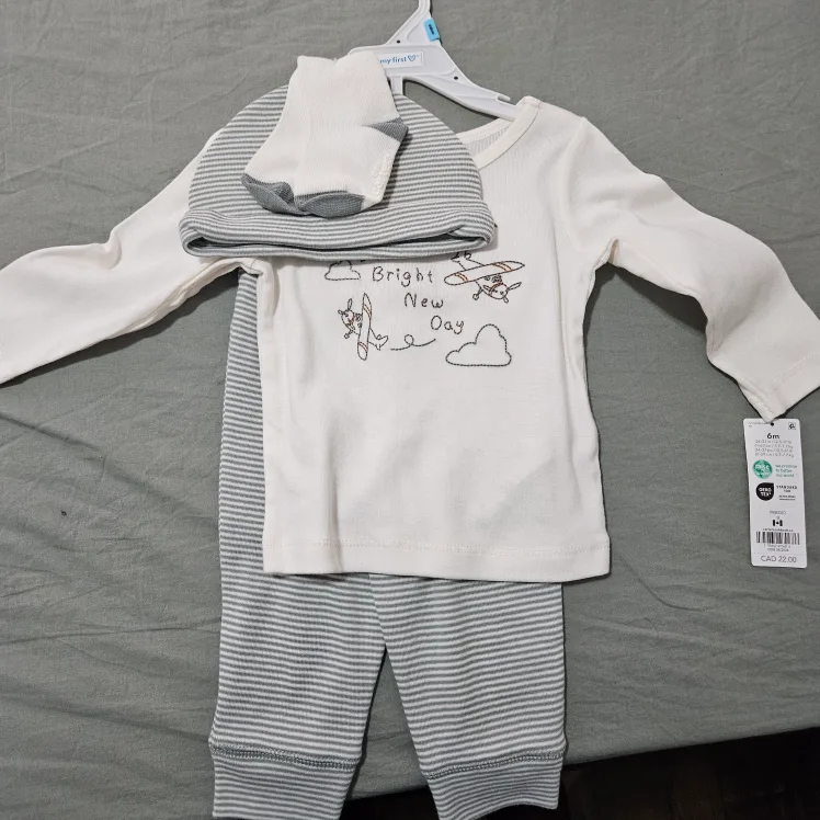 Baby Outfit - 3-Piece Set - 6 Months - Airplane Design thumbnail