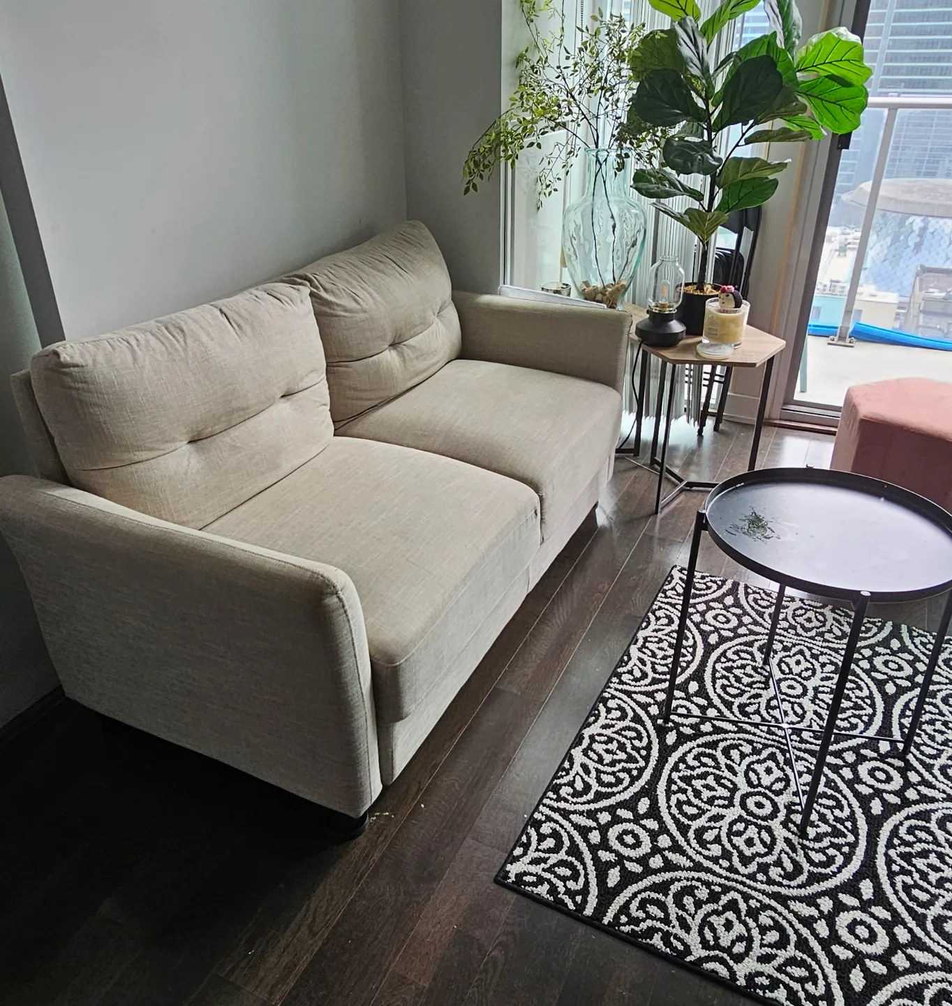 sofa for condo image indicator(5)