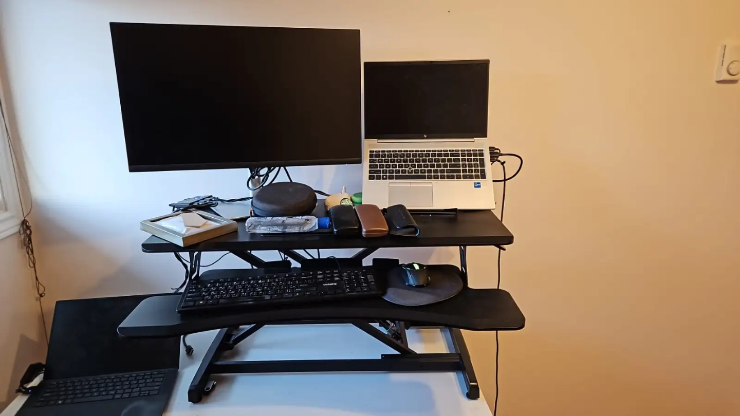 Adjustable Standing Desk Converter - MT101 Model - photo 2