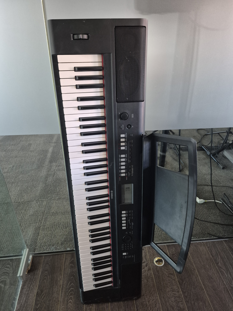 Yamaha PSR-E363 Portable Keyboard