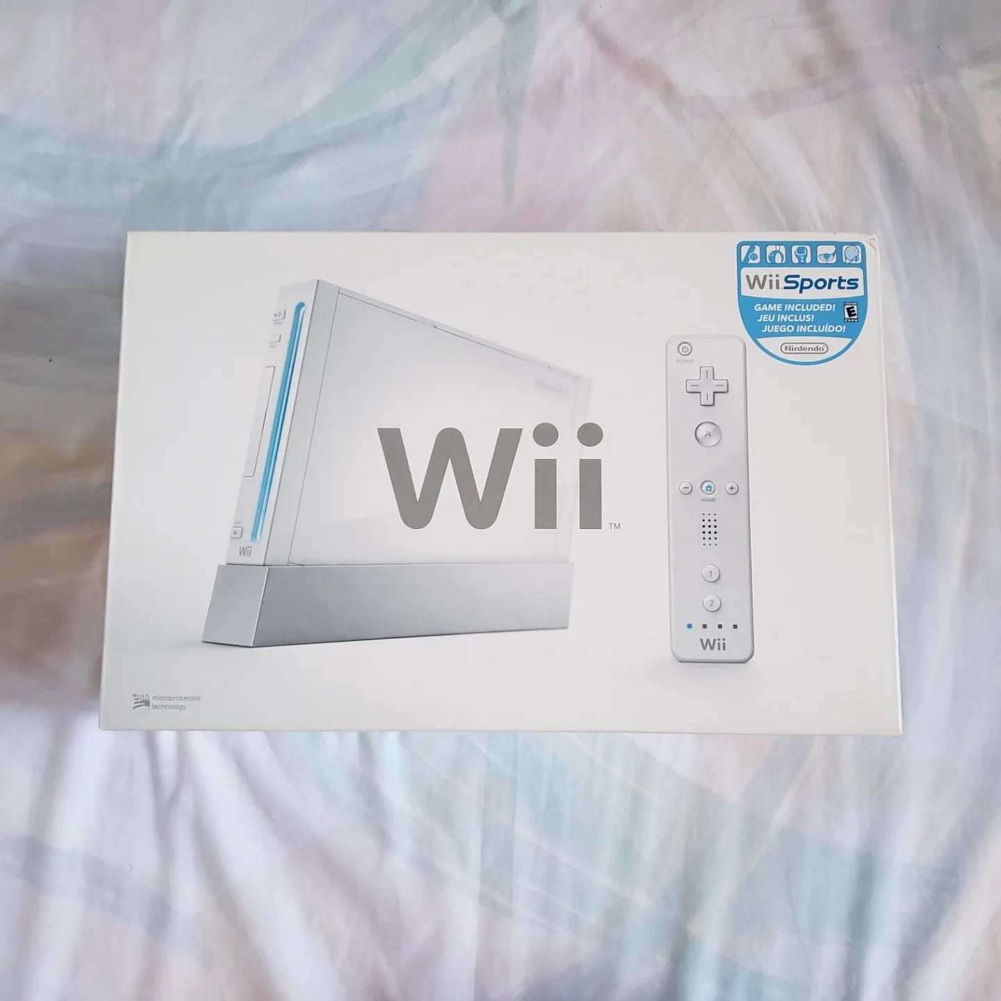 Nintendo Wii Console + 2 Remotes + 1 Nunchuk + 6 Games image indicator(5)