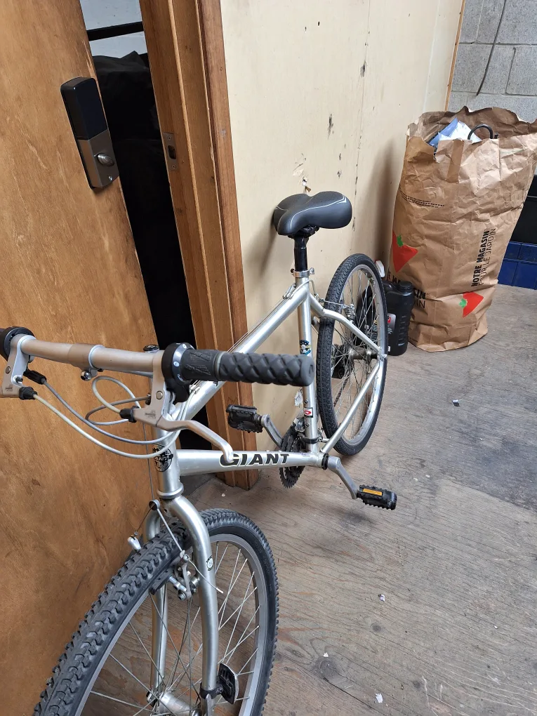 Giant Yukon Mountain Bike image indicator(2)