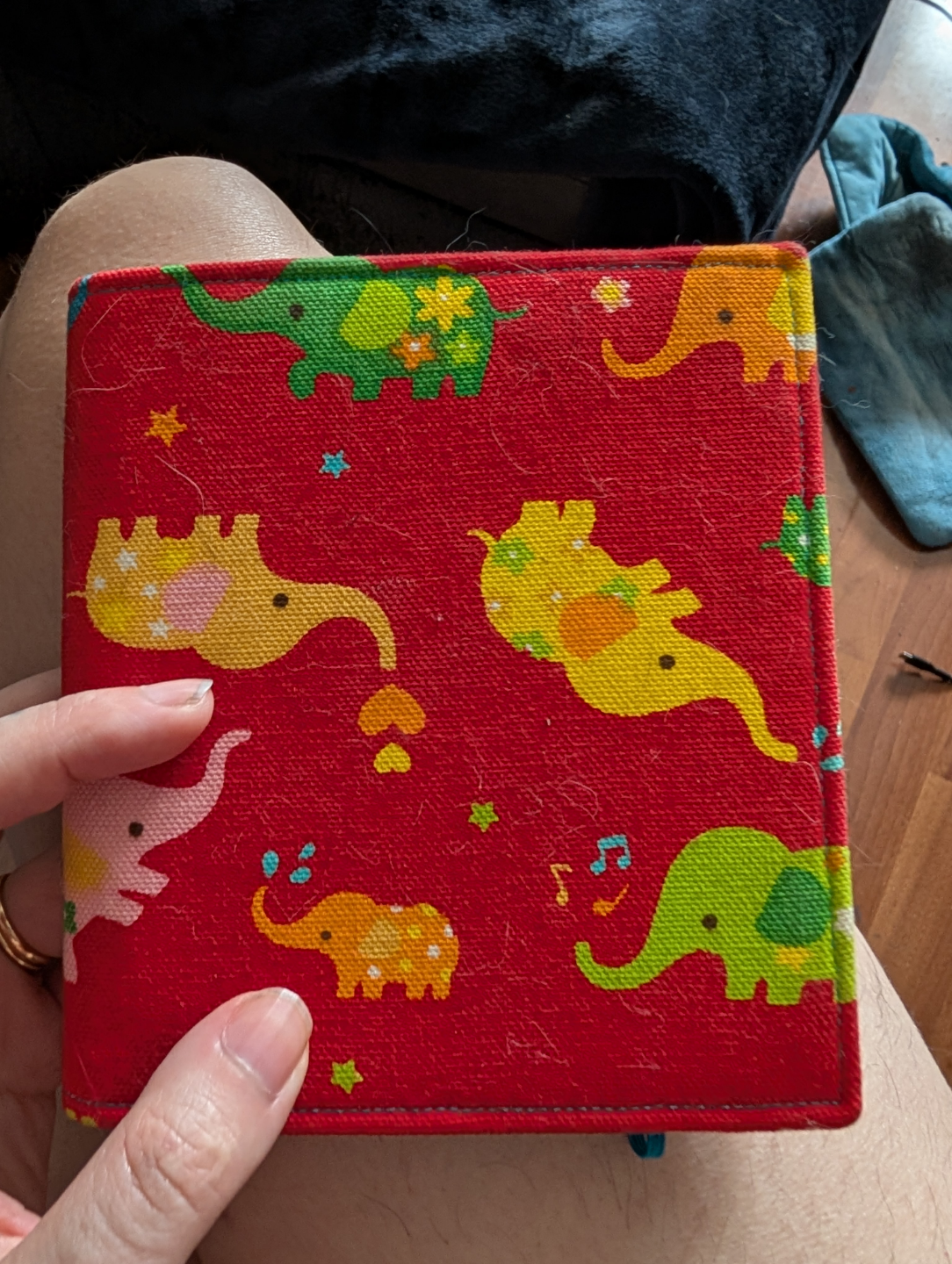 Kobo eReader (not working) with Cute Elephant Case - photo 2