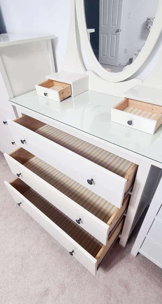 IKEA HEMNES Dressing Table (glasstop) with Mirror - photo 4