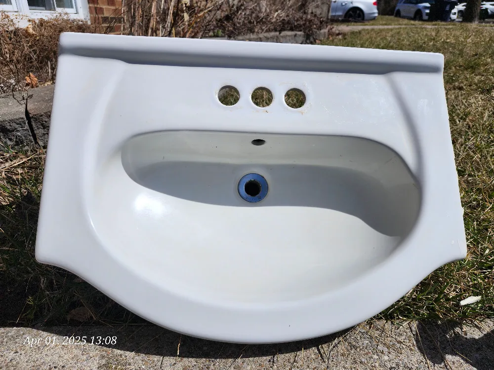 Bathroom Sink - 19" x 16" White image indicator(7)