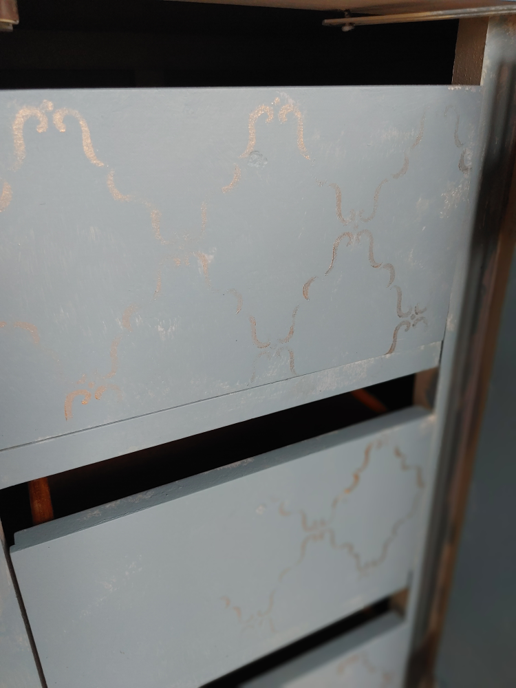 Vintage French Provincial Dresser - photo 5