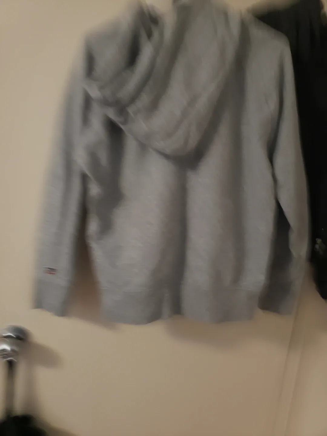 Levi's Grey Hoodie image indicator(2)