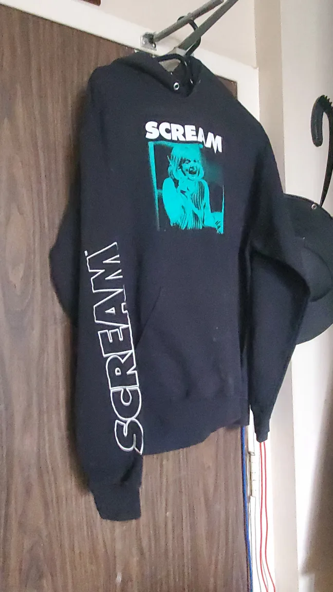 scream sweater thumbnail