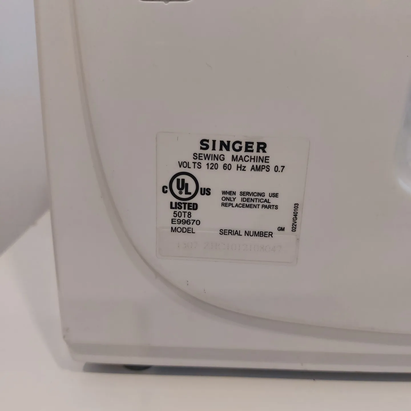 Singer Sewing Machine - Model E99670 image indicator(2)