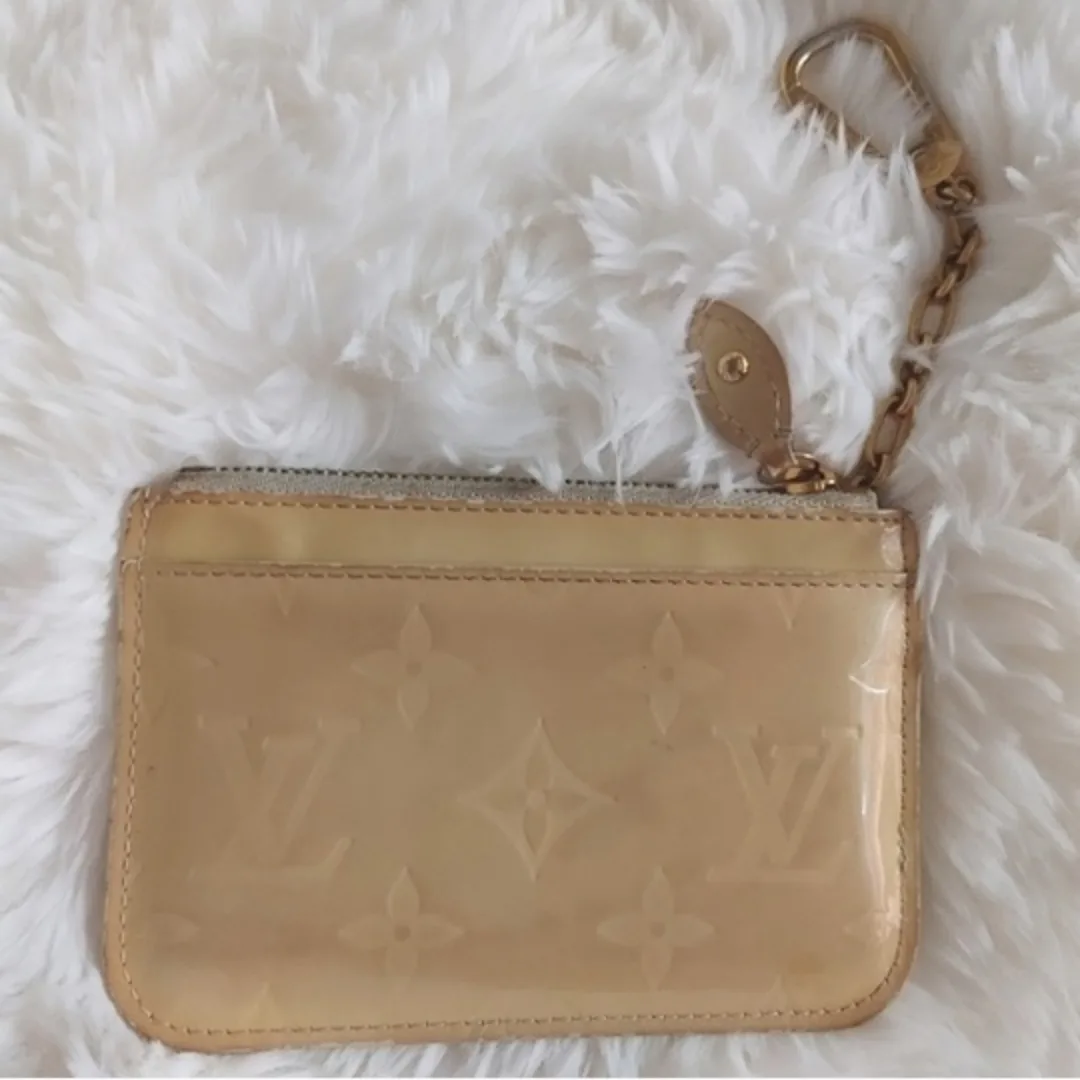 Louis Vuitton Monogram Vernis Key Pouch image indicator(2)