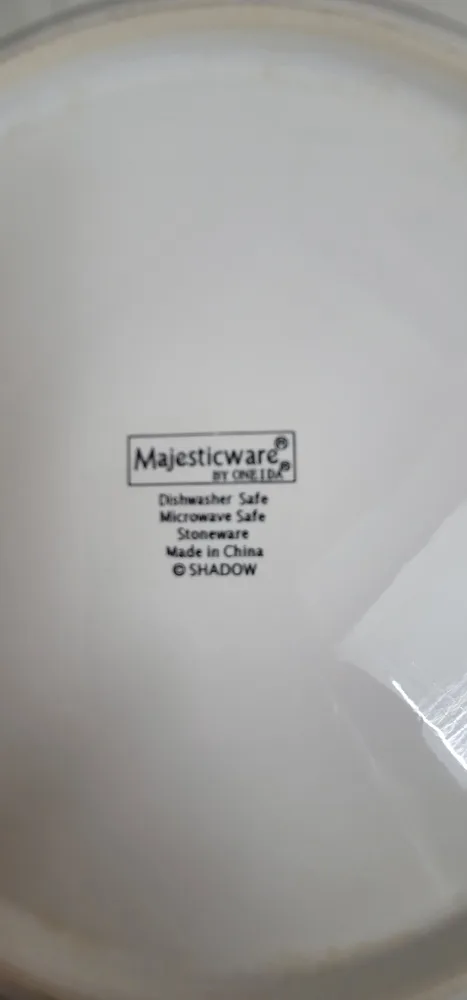 Set of three dinner plates, black and white geometric design image indicator(3)