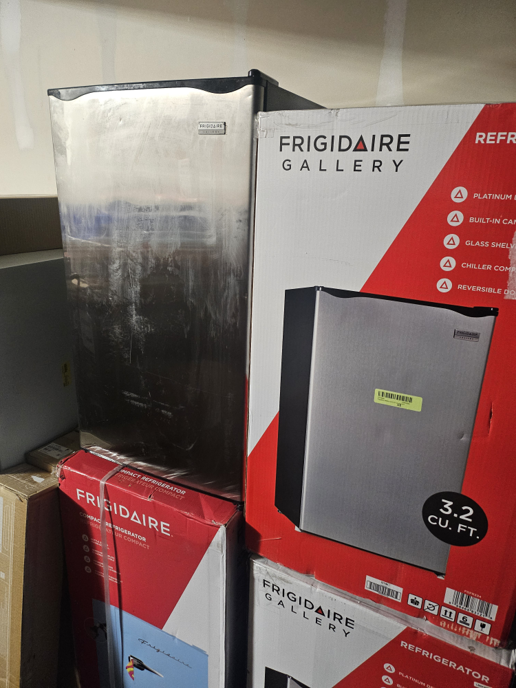 3.2 FRIDGIDAIRE MINI FRIDGES AND RETRO FRIDGES. FROM $95 - $230