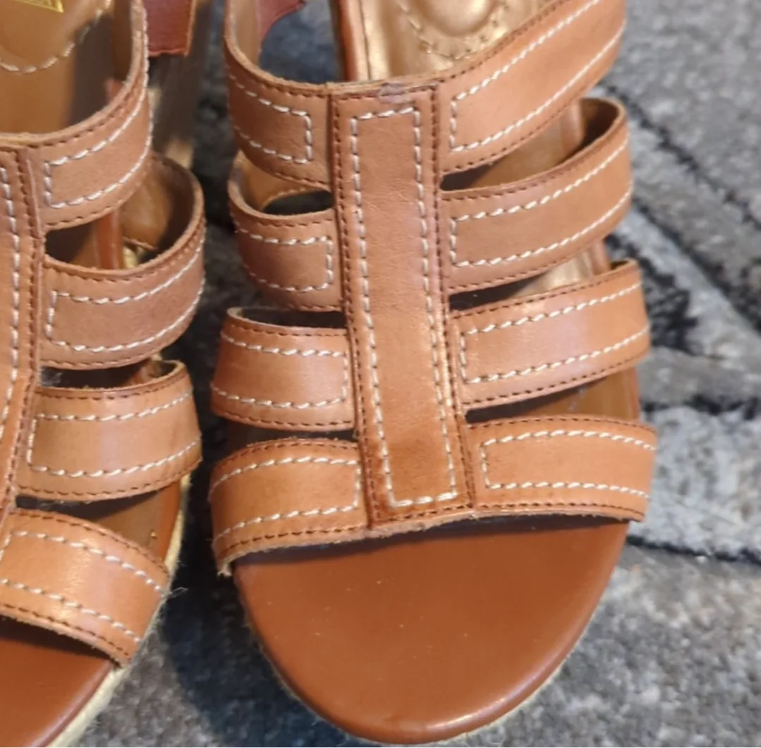 Hush Puppies Wedge Sandals - Size 7.5 image indicator(4)