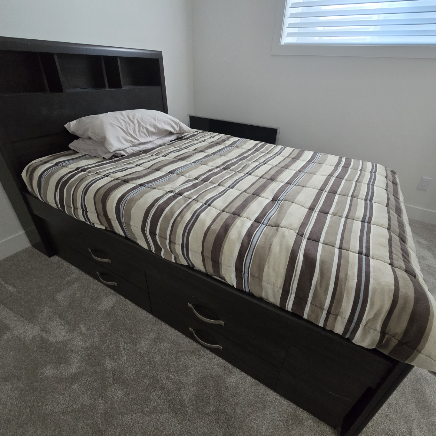 Steal of a Deal! Full Size Frame w/ Headboard and Drawers
