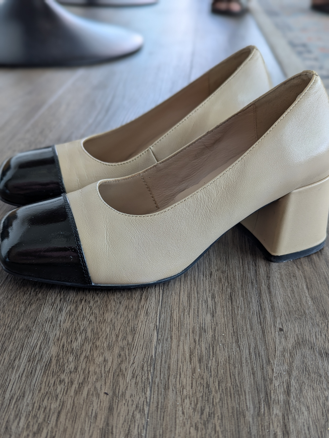 MIORAH Women's Beige and Black Heels - NEW, MOVE OUT SALE! - photo 3