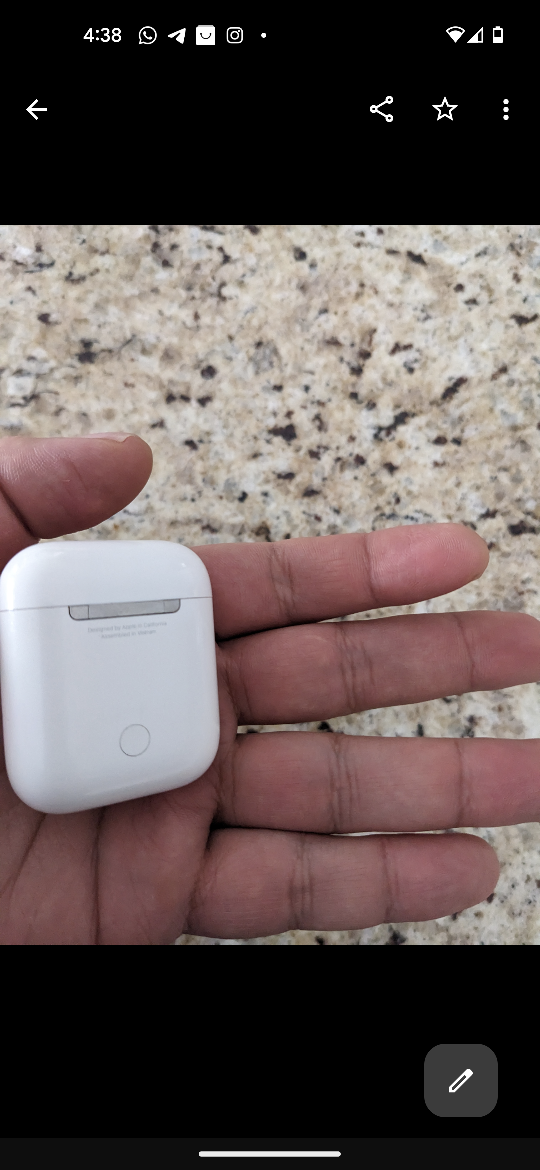 Apple AirPods 2 ND gen Charging Case