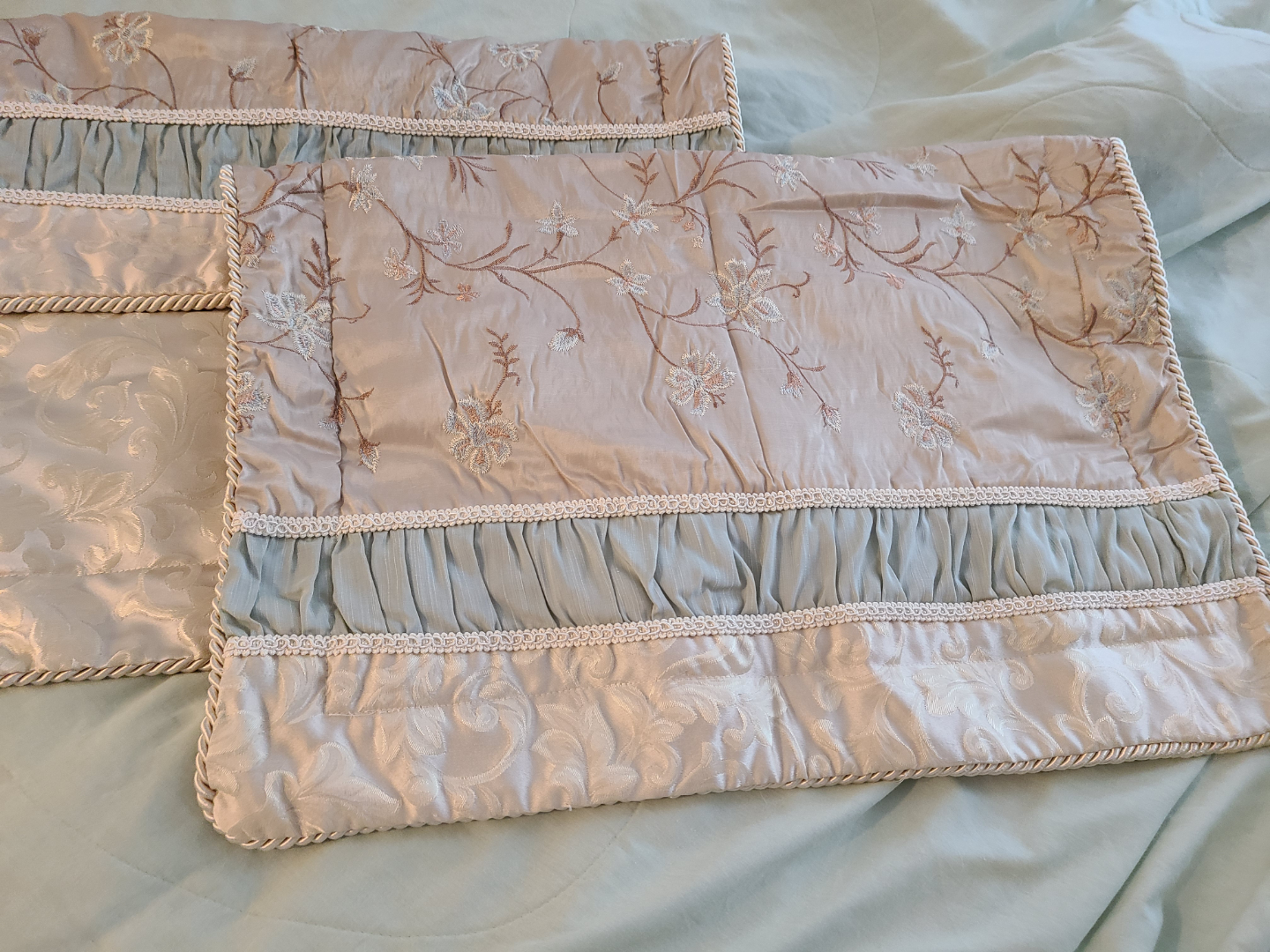Elegant Embroidered Pillow Shams - Pair