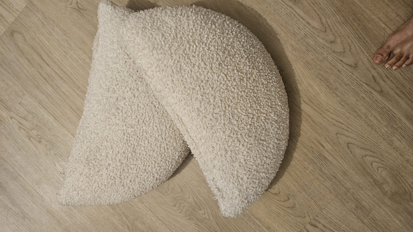 assorted Throw Pillows - photo 2