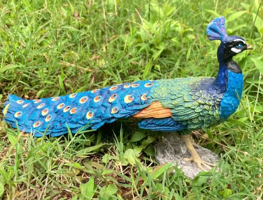 BRAND NEW Peacock Figurines💚 image indicator(2)