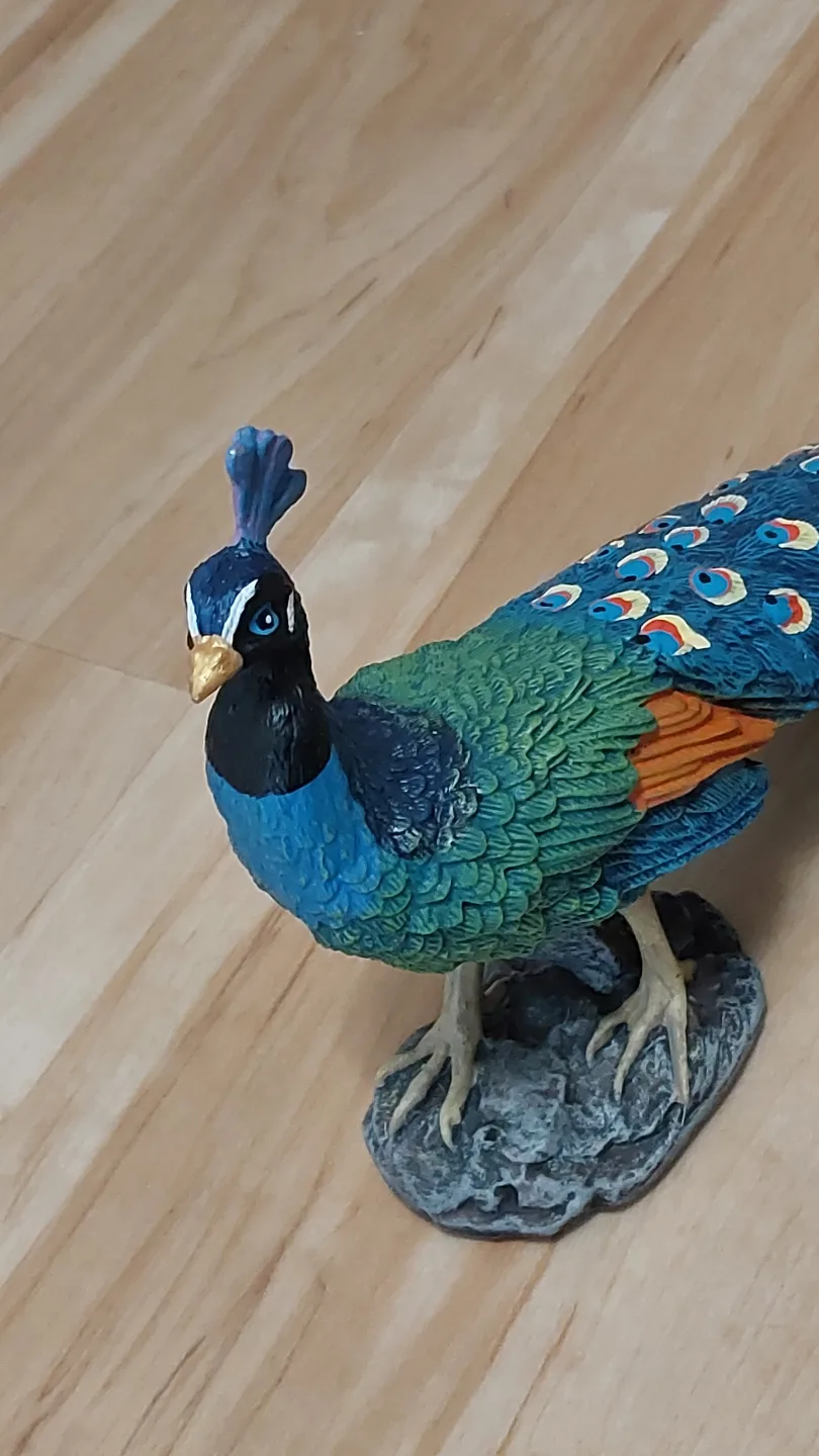 BRAND NEW Peacock Figurines💚 image indicator(5)