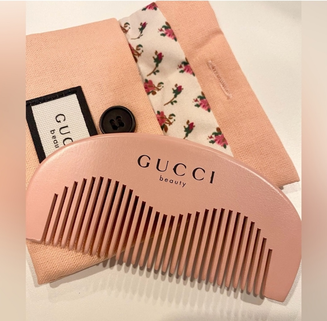Gucci Beauty Pink Comb with Case
