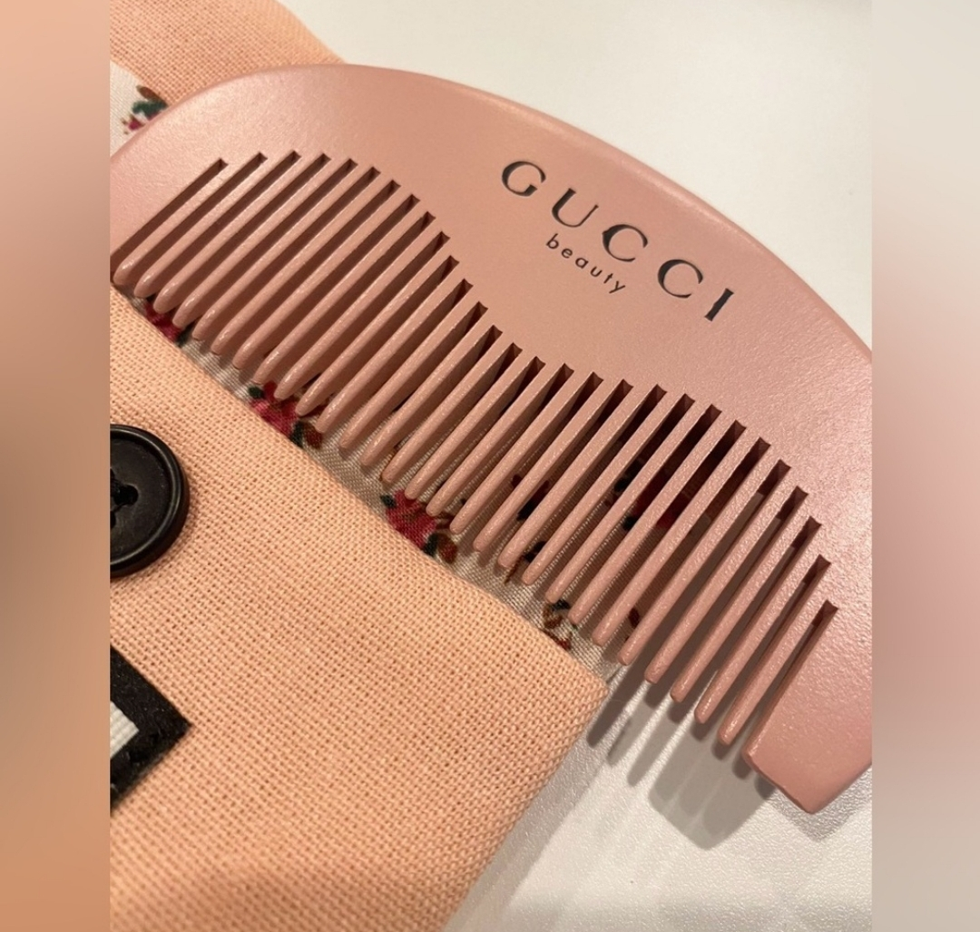 Gucci Beauty Pink Comb with Case - photo 2