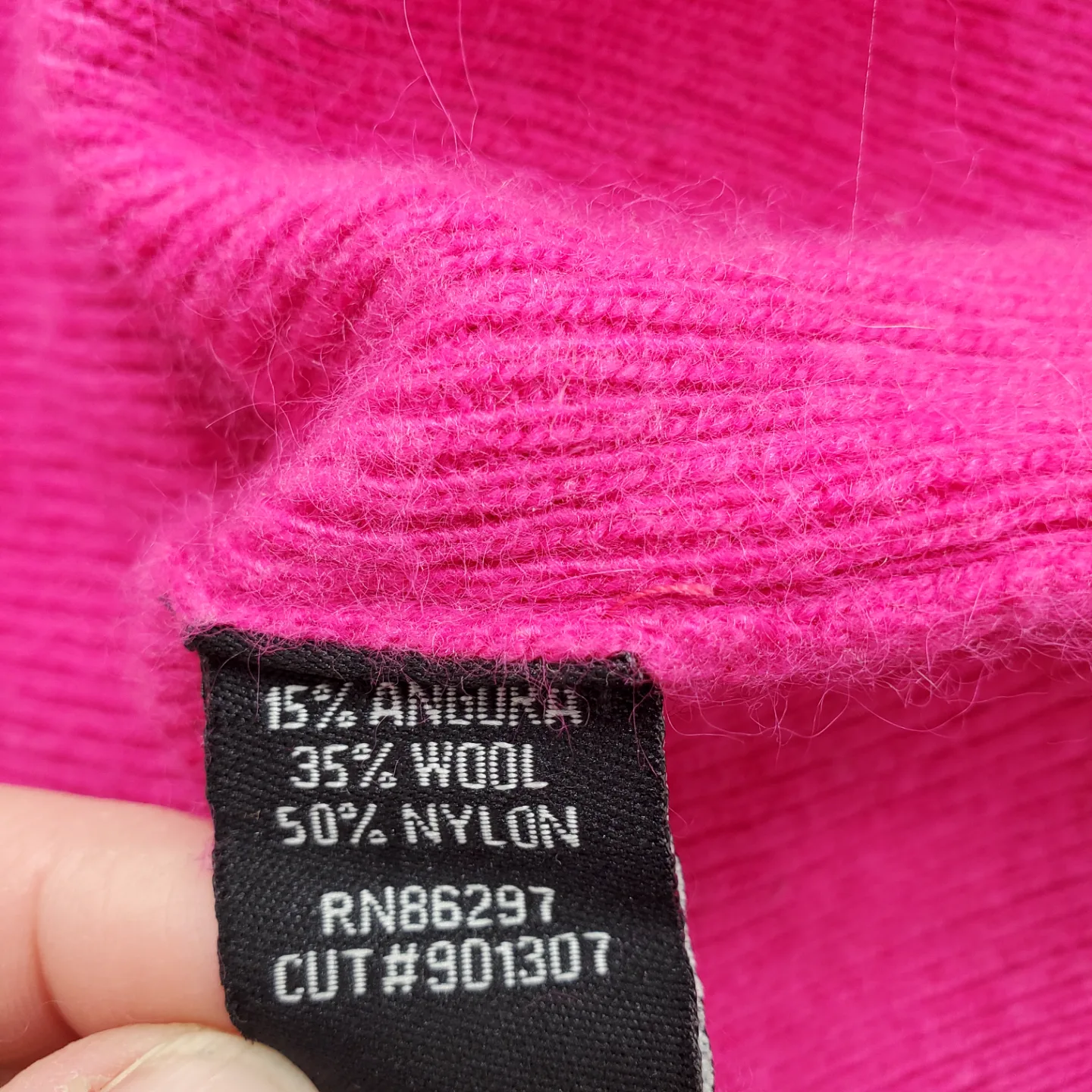 BCBGMAXAZRIA Pink V-Neck Sweater 💚 image indicator(4)