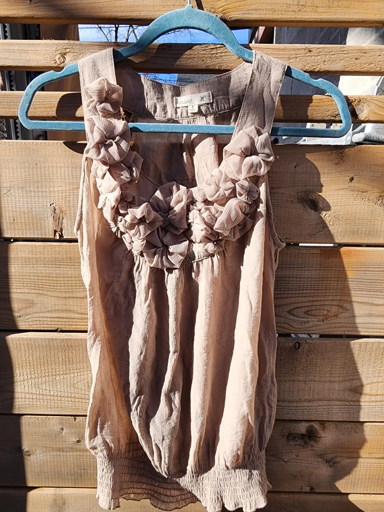 Floral Detail Sleeveless Blouse thumbnail
