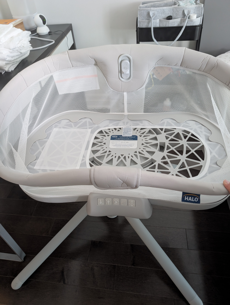 HALO Bassinest Swivel Sleeper 3.0 with portable nest