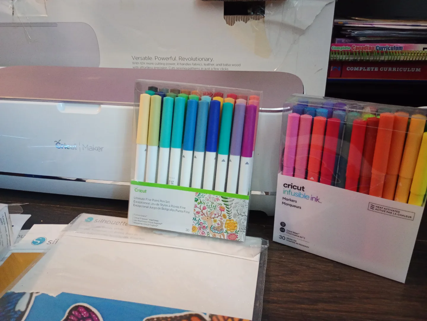 Cricut Maker Bundle with Accessories image indicator(4)