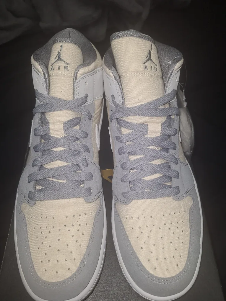 Nike Air Jordan 1s mid-top 10.5  Coconut🥥 milk🥛 image indicator(3)