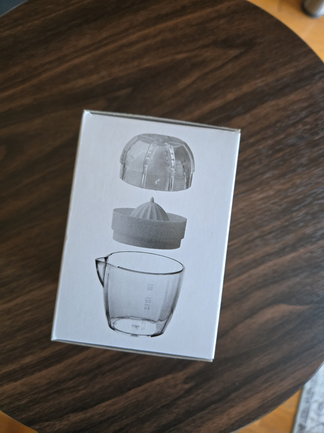 💚 Compact Citrus Juicer with Strainer