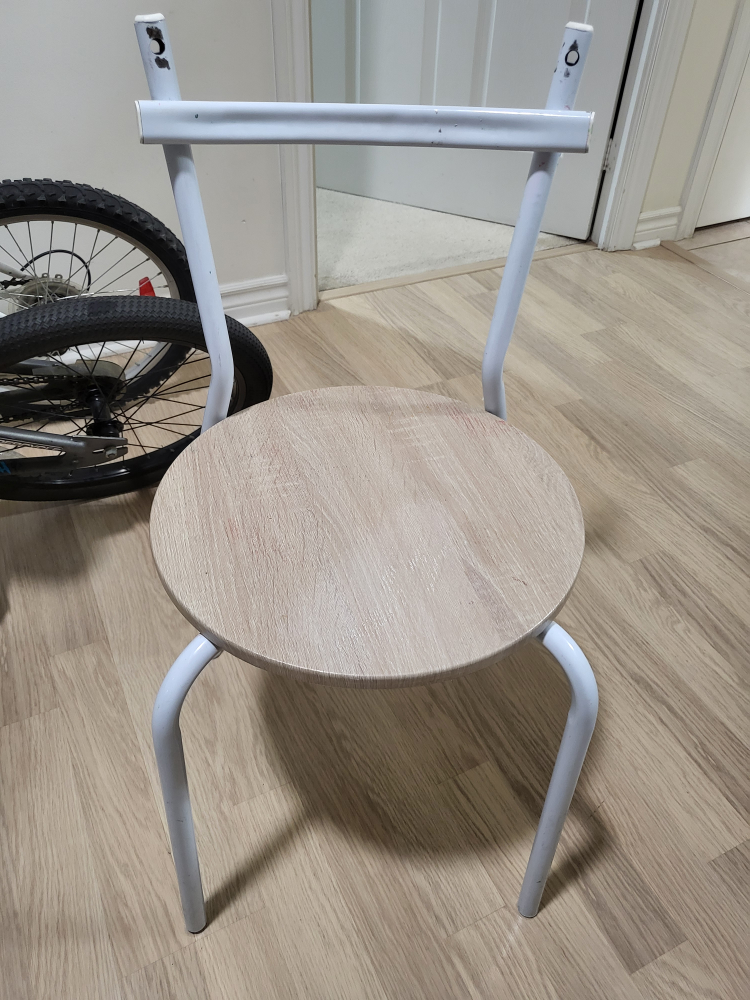 💚White Metal and Wood Stool #free