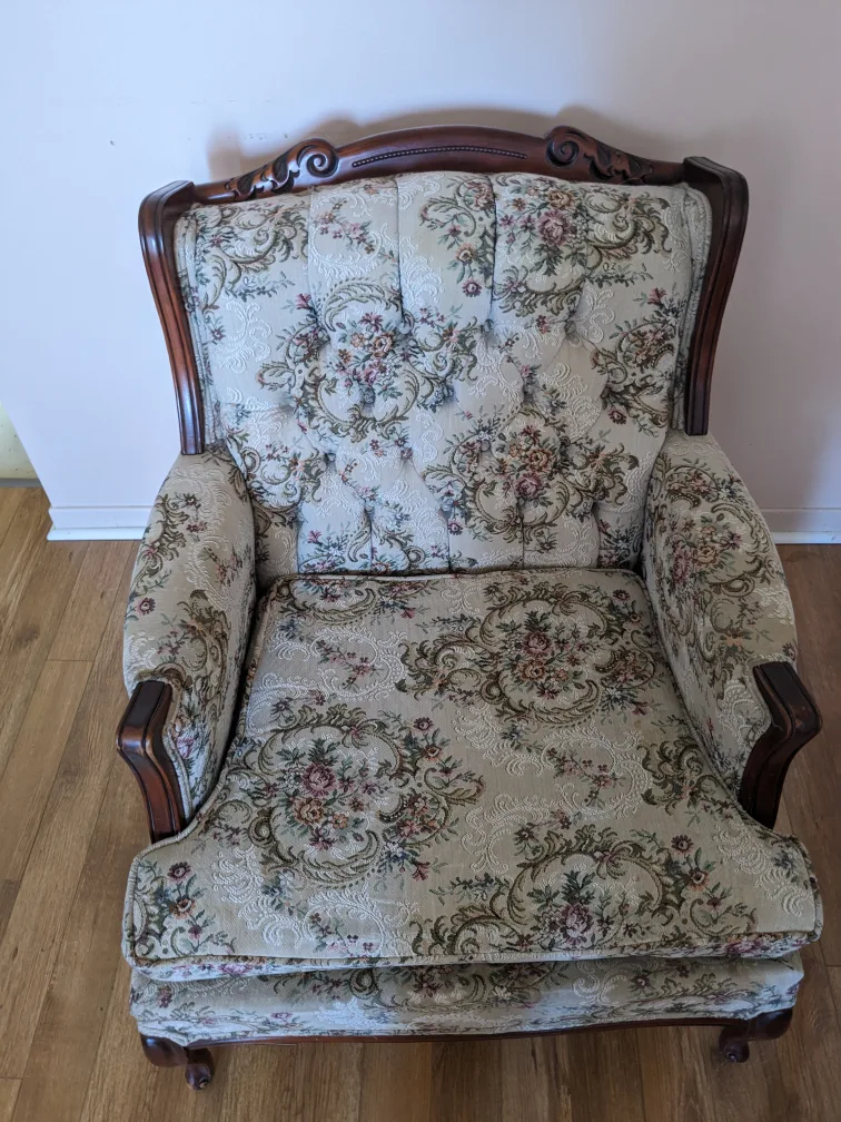 Vintage Floral Sofa and Armchair Set image indicator(4)